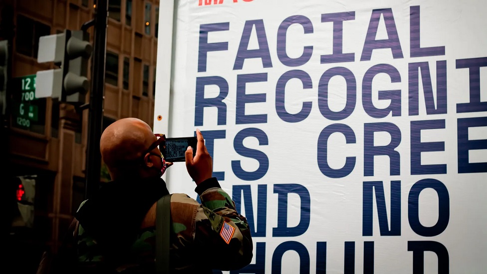 U Australiji postoji snažan otpor javnosti i aktivista protiv korišćenja tehnologije za prepoznavanje lica