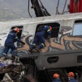 Grčka, železnica i udes: U sudaru dva voza desetine poginulih, demonstracije širom zemlje 6