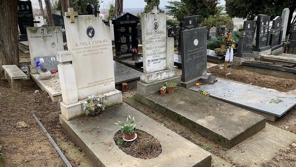 Jugoslavija, Drugi svetski rat, rehabilitacija: Život Žanke Stokić ili tragedija komičarke 3 Sahranjena je na Topčiderskom groblju