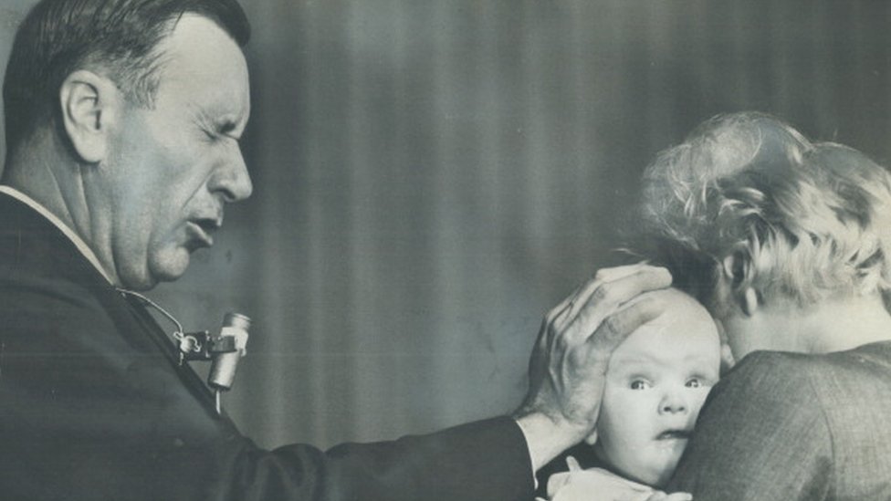 Afrika, novac i religija: „Zadužila sam se pokušavajući da obezbedim čudo“ 5 Oral Roberts