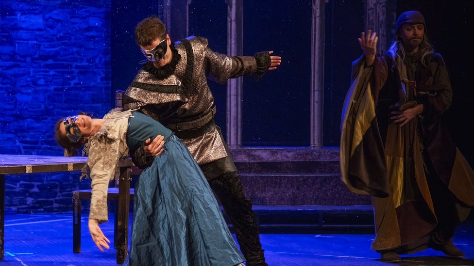 Pozorišta za decu: Prozor u svet mašte, osećanja i znanja 4 Glumci, pozorište