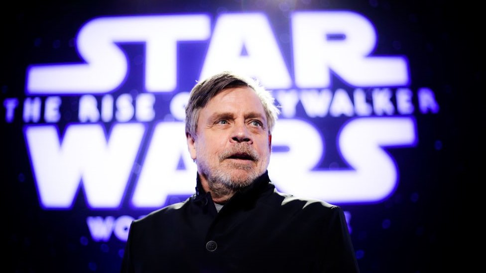 Rusija i Ukrajina: Legenda Ratova zvezda Mark Hamil pozajmio glas ukrajinskoj aplikaciji za vazdušnu opasnost 1 Mark Hamill attends the Premiere of Disney's Star Wars: The Rise Of Skywalker
