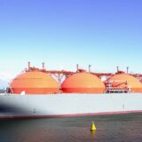 EU spremna da kupi više američkog gasa kako bi usrećila Trampa 8