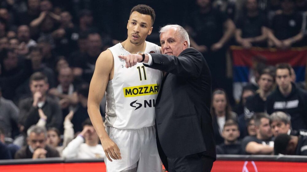 Dante Exum (L) and Head coach Željko Obradović