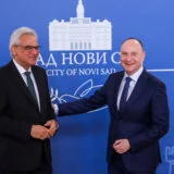 Ulm donirao Novom Sadu vatrogasno vozilo: Susret dva gradonačelnika u Gradskoj kući 10