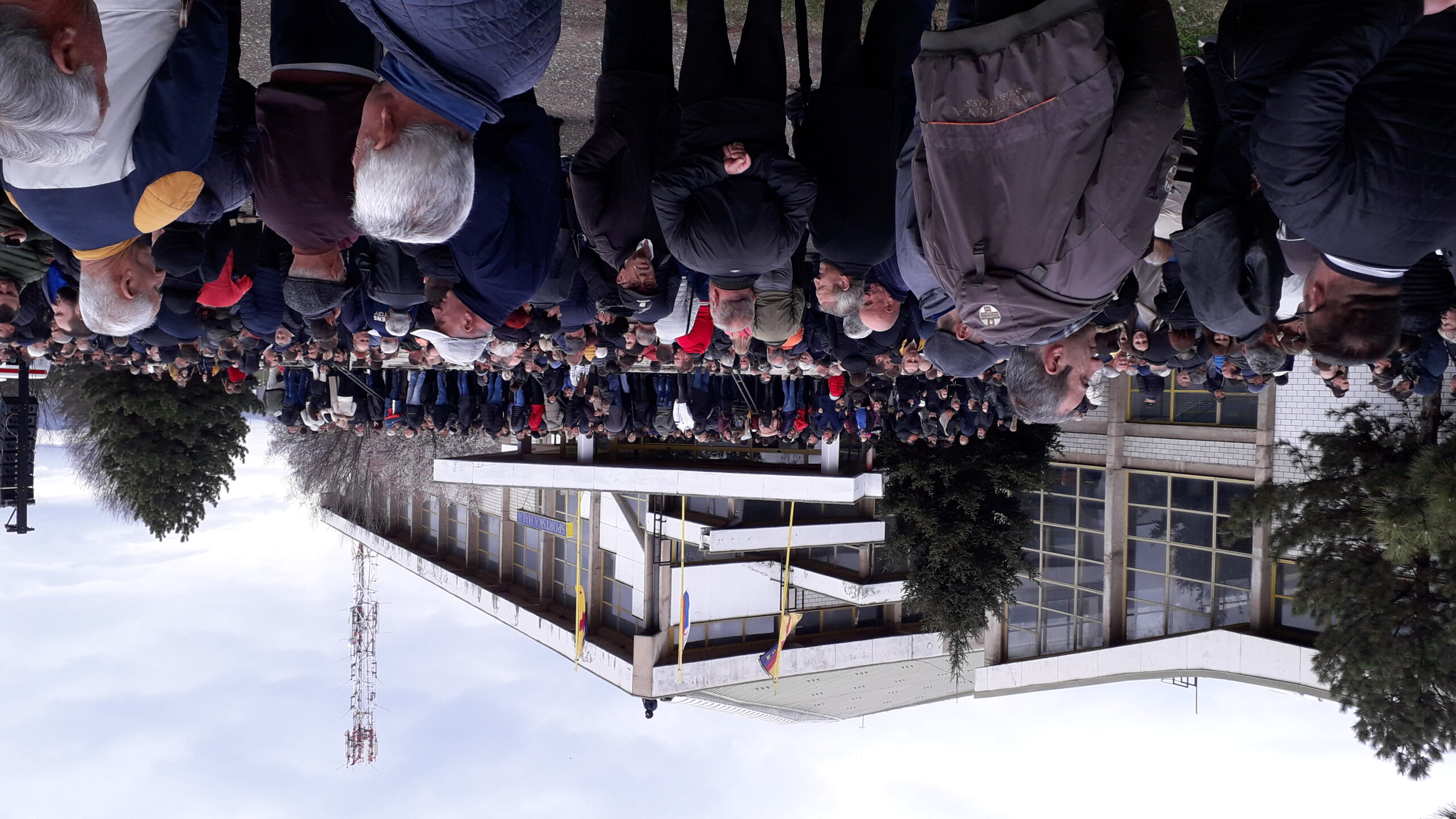 "Nama treba Mercedes, a ne stadion i bazen": Kako je protekao miting Aleksandra Vučića u Vranju 2 "Nama treba Mercedes, a ne stadion i bazen": Kako je protekao miting Aleksandra Vučića u Vranju 2