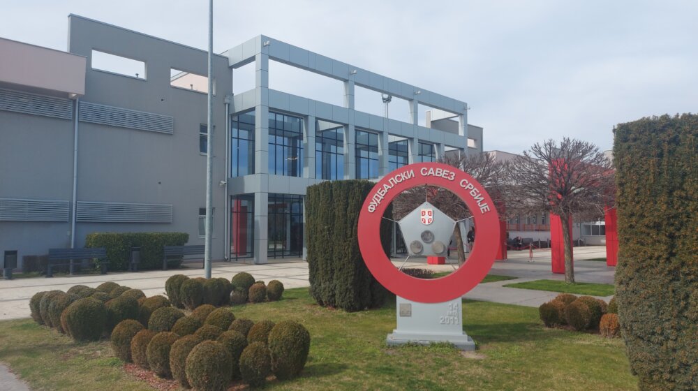 FIFA novčano kaznila FSS i delimičnim zatvaranjem stadiona za utakmicu protiv Albanije 1