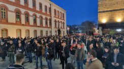 Protest "Studenti za Kosmet": Nećemo dati Vučiću da izda Kosovo (FOTO) 2