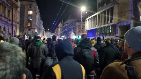 Protest "Studenti za Kosmet": Nećemo dati Vučiću da izda Kosovo (FOTO) 8