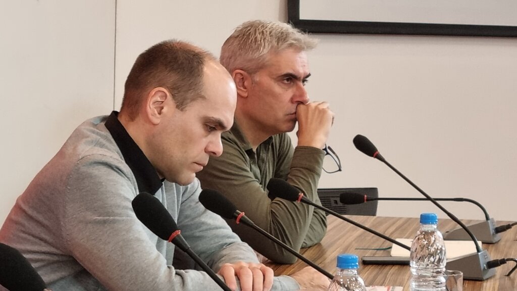 Uredniku Srbin.info u pritvoru ugrožena ljudska prava, tvrde njegov brat i branilac 4
