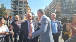 20230324_123508 Desnica održala jednočasovni protest ispred zgrade Vlade, najavili pravne korake protiv Vučića 3