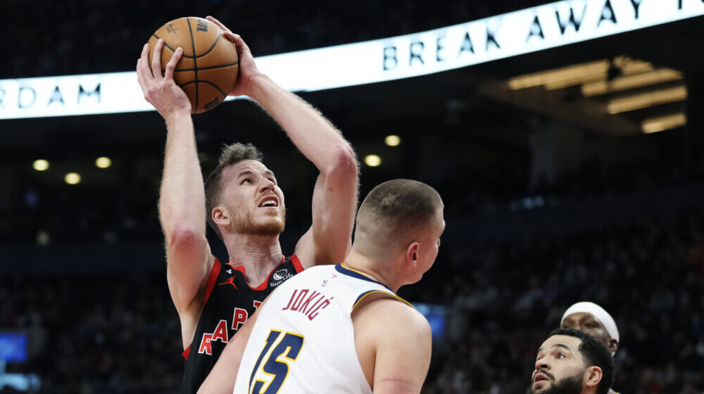 Jokić postigao 28 poena u porazu Denvera, Milvoki u plej-ofu 1