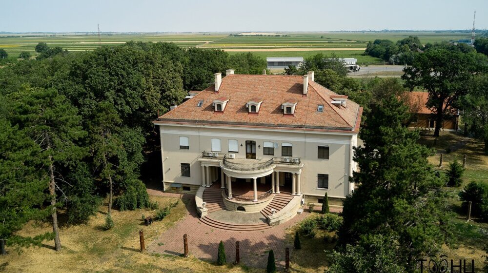 Dvorac Nojhauzen u Srpskoj Crnji preimenovan odlukom Vlade Srbije 1