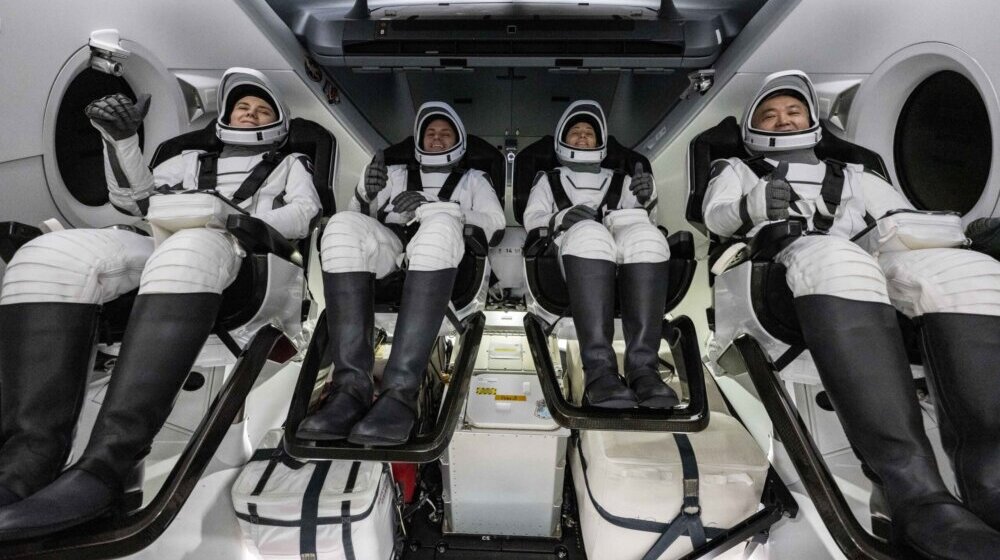 Četiri astronauta sletela na Zemlju nakon pet meseci u svemiru 1