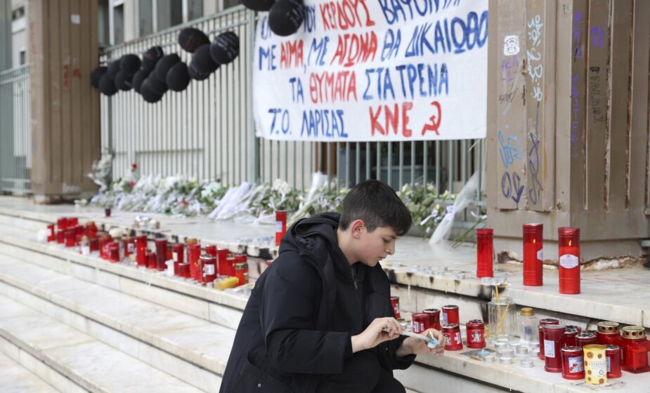 Micotakis uputio izvinjenje porodicama žrtava železničke nesreće: Ne kriti se iza ljudske greške 1