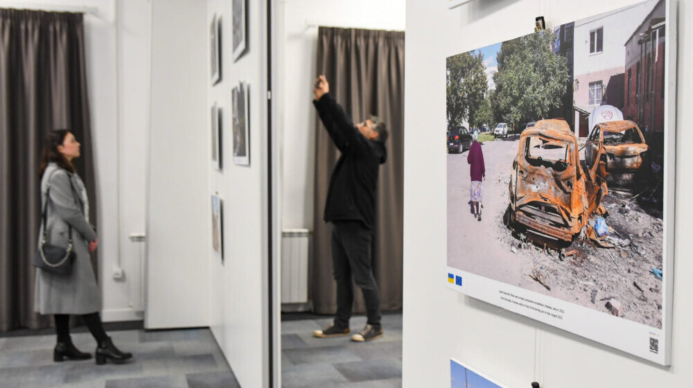 Izložba "Godina nesalomivosti" u Novom Sadu povodom godišnjice rata u Ukrajini 1