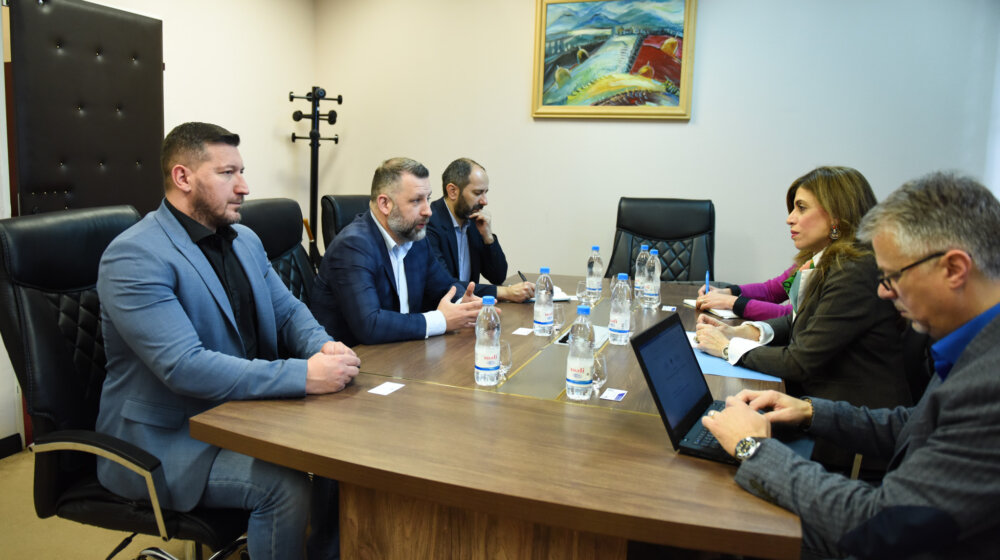 Jevtić sa šeficom misije UNMIK-a Zijade: Povratak Srba u institucije zavisi od primene postignutih dogovora 1