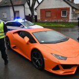 Umesto vozača, policija "uhapsila" auto: Sagovornici Danasa o oduzimanju lamborginija sinu Vučićevog kuma 13