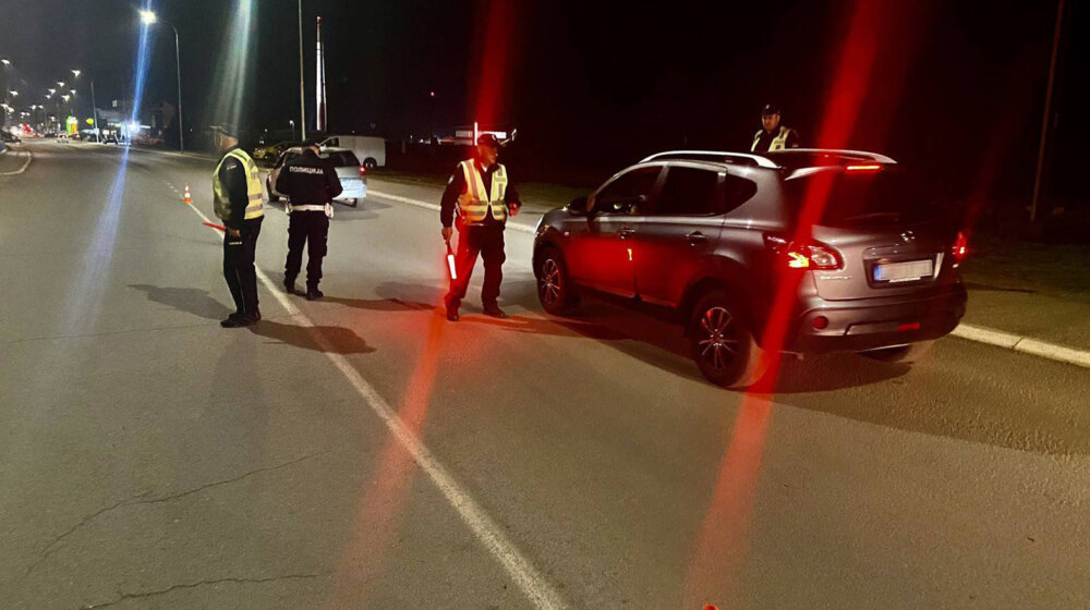 MUP upozorio na lica koja se lažno predstavljaju kao policajci: Kako prepoznati prave saobraćajne policajce? (VIDEO) 1