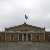 grčka zastava na pola koplja