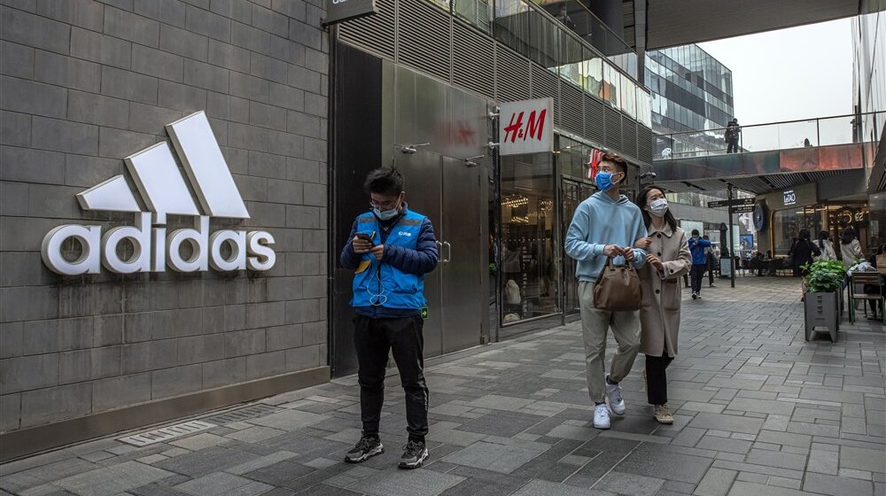 Adidas tvrdi da organizacija "Black Lives Matter" pokušava da im ukrade zaštitni znak 1