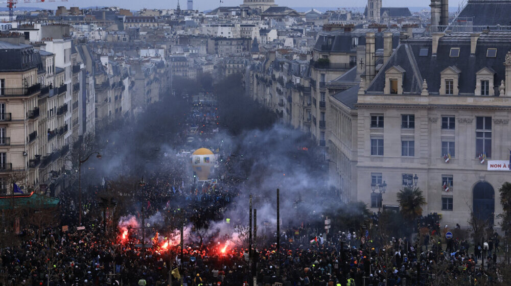 Desetine hiljada protestovale širom Francuske zbog reforme penzionog sistema 1