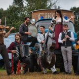 Barselona Gipsi balKan Orchestra objavili novi spot "Tisom Tiše" (VIDEO) 4