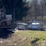 Prevrnula se cisterna sa azotom pored puta Požega–Arilje: Povređen vozač 4