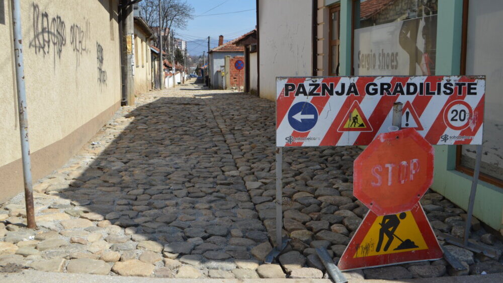 "Bogu hvala, treći mesec nema problema sa vodom": Da li su se meštani Baba Zlatine ulice u Vranju vratili "normalnom" životu (FOTO) 2
