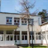 Uloženo 7,2 milona za zamenu stolarije u Osnovnoj školi u Elemiru 4