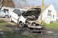 Elemir (VIDEO/FOTO) Zapaljen automobil funkcionera SSP u Elemiru 3