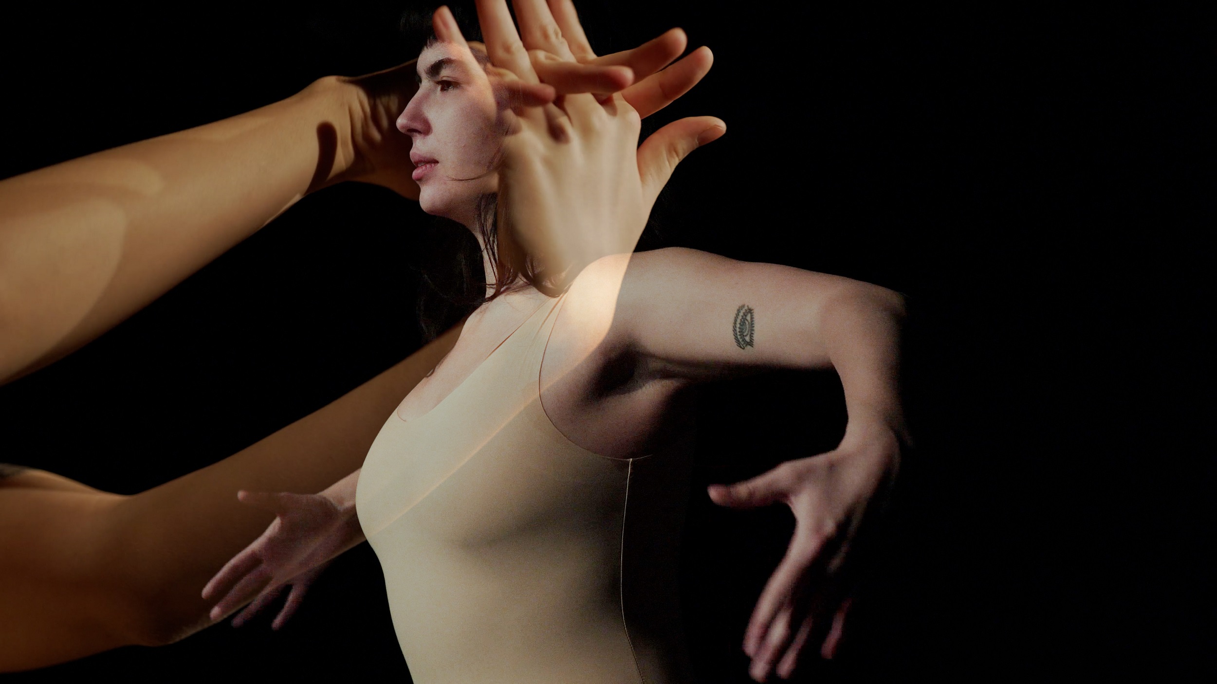 "Bila je prva žena novinar, filozof, utemeljivač moderne igre": Izložba „Slobodan let” o Magi Magazinović 2