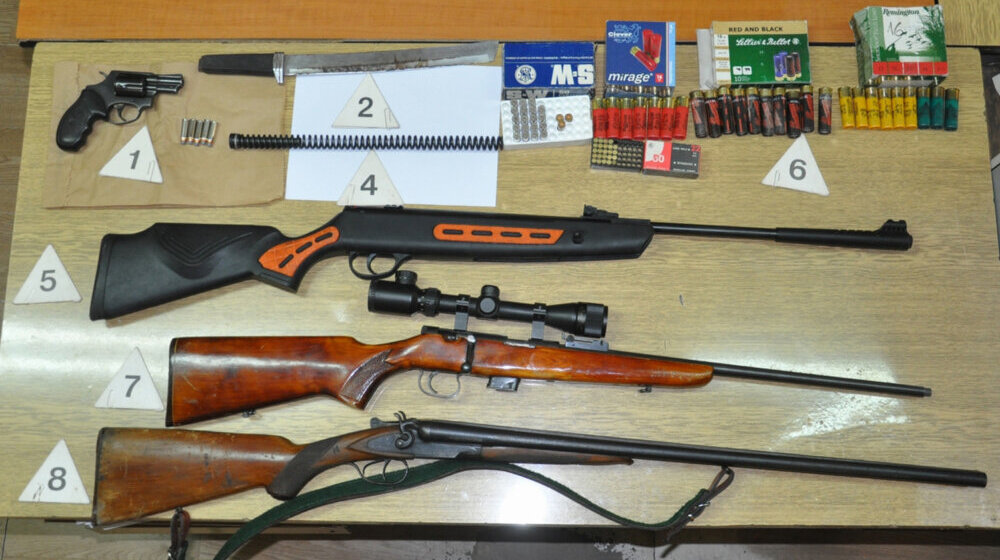 Niš: Kod uhapšenog pronađeni puškomitraljez, drugo oružje i municija 1