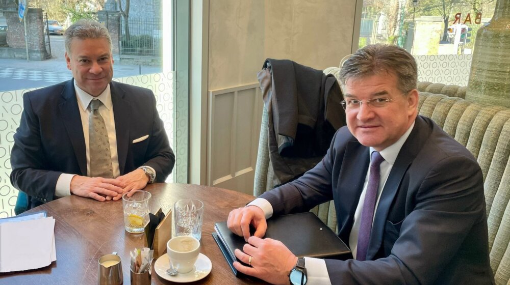 Lajčak odvojeno sa Eskobarom i Bisljimijem: Primena postojećih sporazuma iz dijaloga, uskoro poseta Kosovu 1