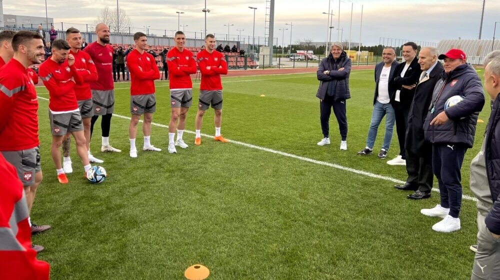 Džajić posetio igrače u Staroj Pazovi: Raspoloženje javnosti zavisi od rezultata reprezentacije, što pre zaboraviti Katar 1