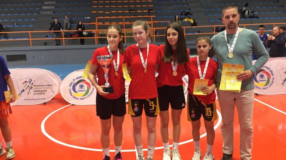 Mitrovčanke šampionke Srbije na prvenstvu škola u basketu 1