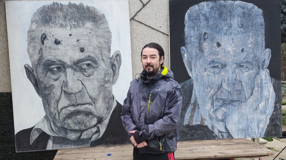Portreti Srđana Simića na izložbi "Portret mog dede" u Zrenjaninu 1