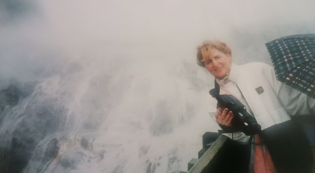 Svetska putnica iz Šapca (77) obišla 143 zemlje: Videla zastrašujuće majmune u Kostariki, gejzire na Islandu, a vojska je sprovodila na plažu (FOTO) 7 Svetska putnica iz Šapca (77) obišla 143 zemlje: Videla zastrašujuće majmune u Kostariki, gejzire na Islandu, a vojska je sprovodila na plažu (FOTO) 7