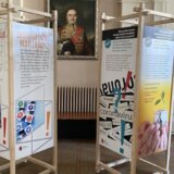 Mladi skeptični prema izveštavanju medija, ali podložni uticaju influensera: Izložba Saveta za štampu u Kragujevcu 3
