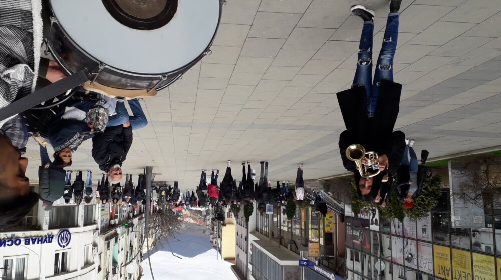 "Nije život da stane u jedan dan": Tribina vranjanskih srednjoškolki o 8.martu 1