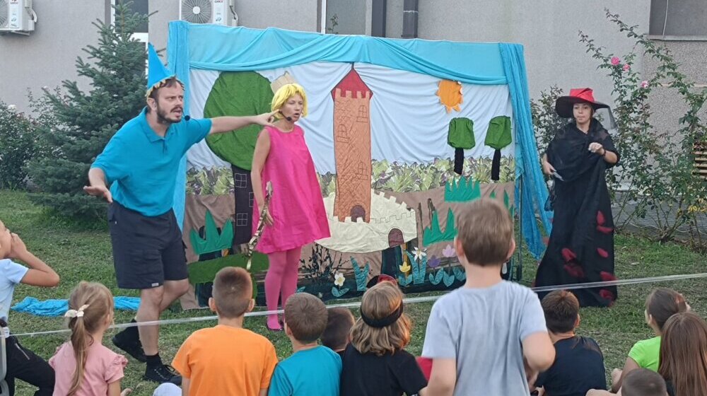 Besplatna pozorišna predstava za najmlađe Donjomilanovčane 1
