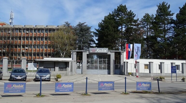 Kako sagovornici Danasa komentarišu to što zaposlenima u "Krušiku" nije dozvoljen izlaz na glavnu kapiju kako se ne bi sreli sa predstavnicima sindikata? 1