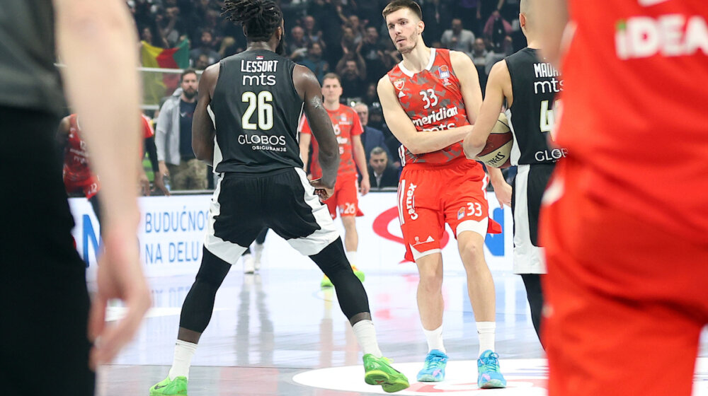 Incident po završetku derbija, Lesor udario Petruševa 1