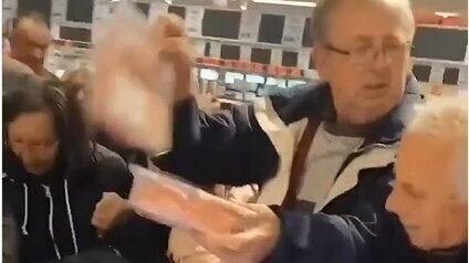 Da li je otimanje oko ćevapa (na sniženju) isključiva osobenost društva Srbije? 1