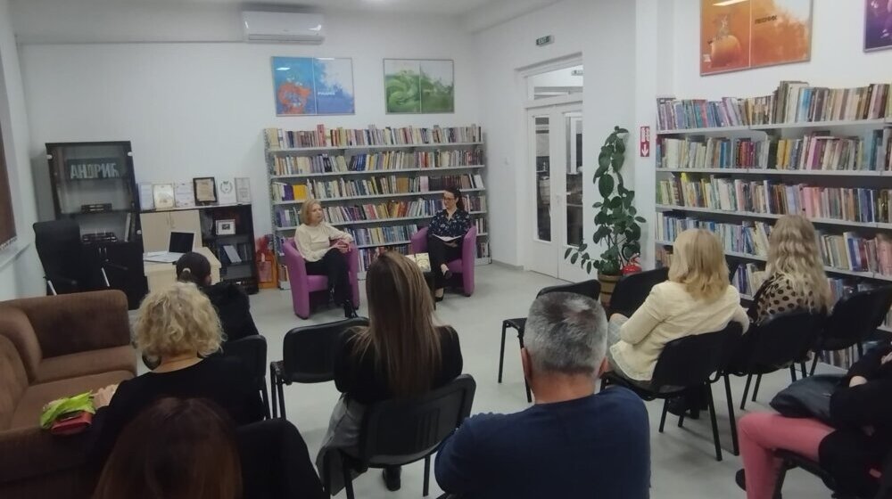 Golubac: Još jedna promocija u golubačkoj biblioteci, ovoga puta roman Jovane Dišić 1