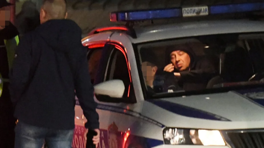 Vučićev kum učestvovao u udesu na Dedinju: "Meklarenom" se zakucao u ogradu, povređene dve osobe 1