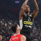 "Šta govoriš, pričaj manje": Džejms Naneli se preko Tvitera obračunava sa navijačem Partizana koji mu zatražio više strasti u igri 13