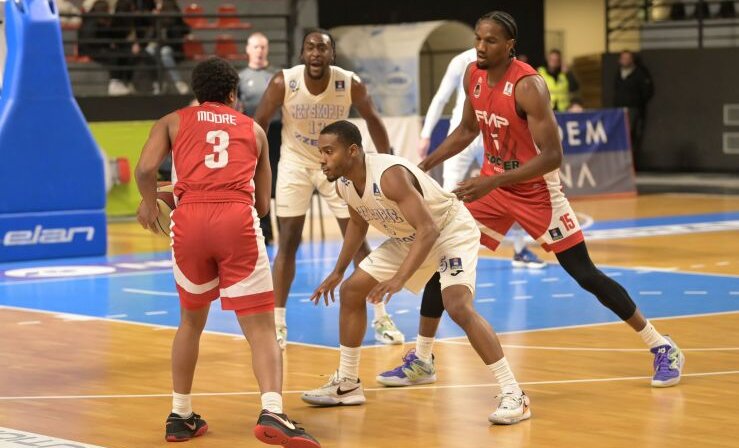 Rasistički incidenti na utakmici MZT - FMP u Skoplju, trener gostiju upozorio da će sledeći put njegova ekipa napustiti utakmicu (VIDEO) 1