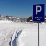 Đaci koji su pri povratku sa ekskurzije na Divčibarama bili zaglavljeni u snegu, vraćeni u hotel 11