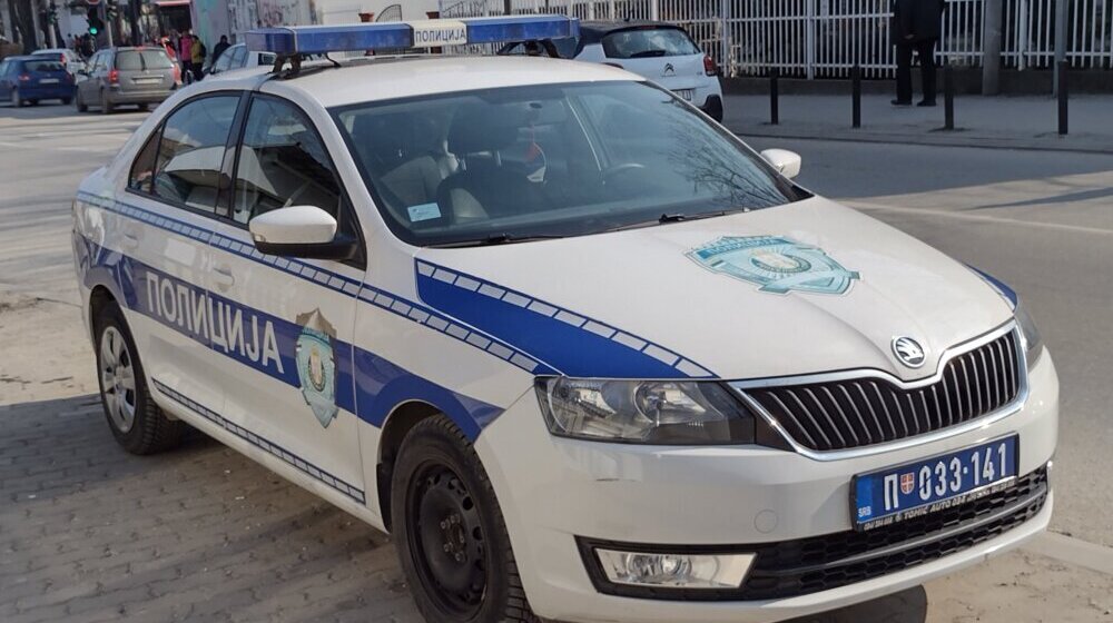 Beograd: Uhapšeni jer su uz pretnju pištoljem iz menjačnice ukrali oko 3.000 evra 11